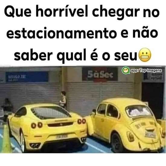 Carro no estacionamento